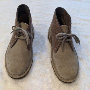Clarks Desert Boots in Dark Grey Felt